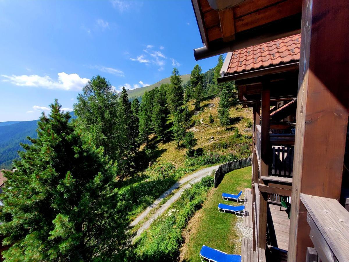 Bergheim Schmidt: Alpine Forest Huts on the Slopes Turracher Hoehe Exterior photo