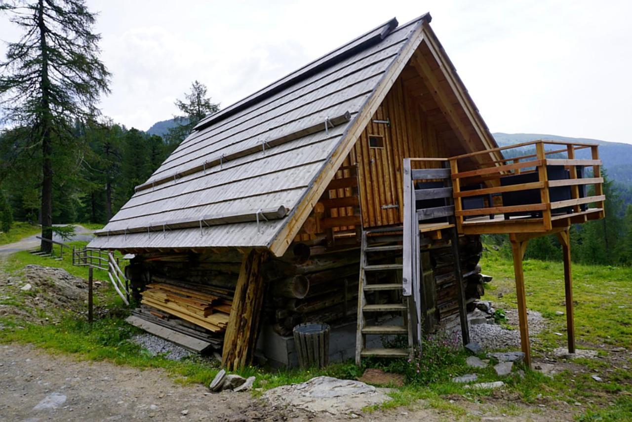 Bergheim Schmidt: Alpine Forest Huts on the Slopes Turracher Hoehe Exterior photo