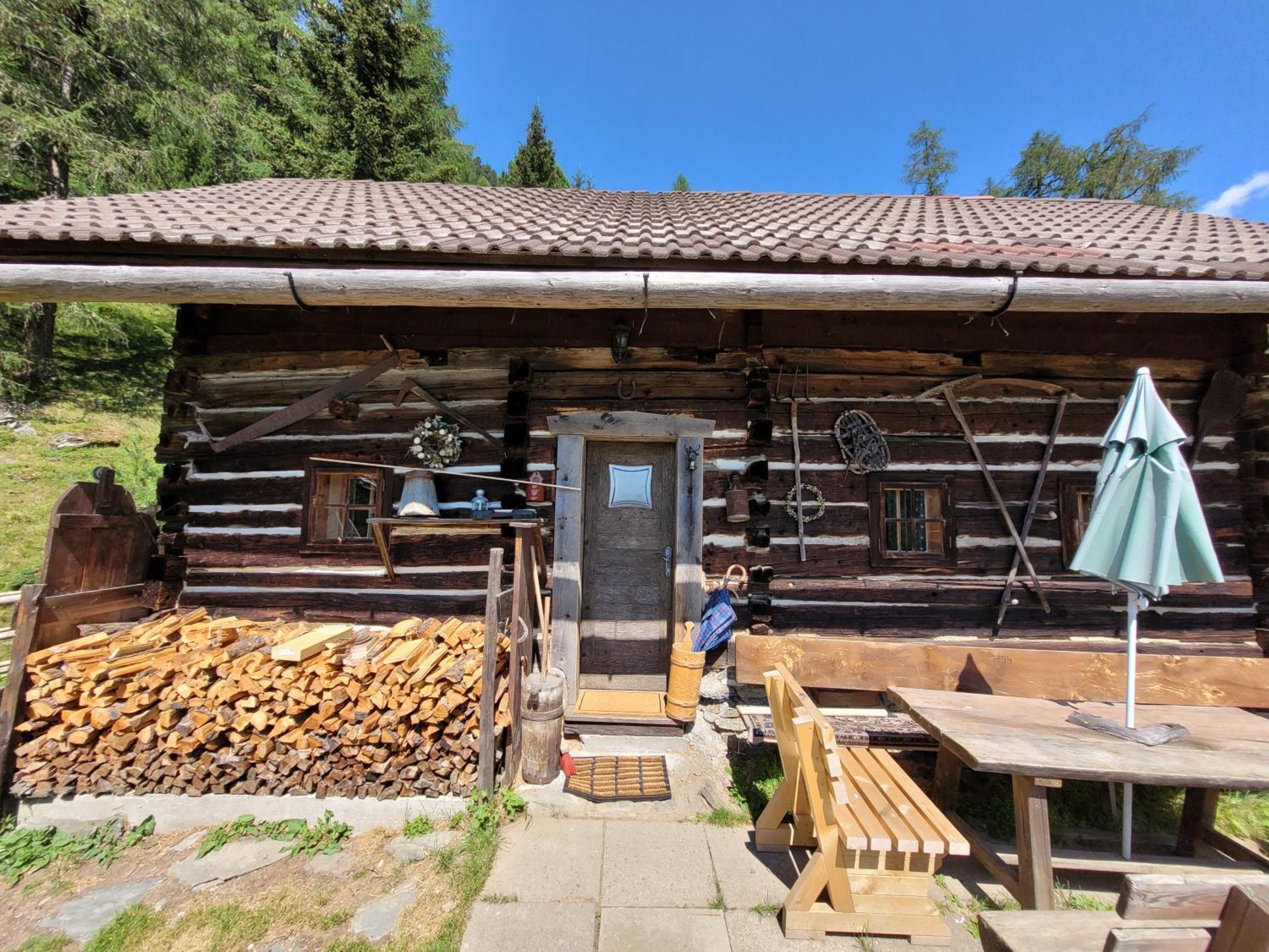 Bergheim Schmidt: Alpine Forest Huts on the Slopes Turracher Hoehe Room photo