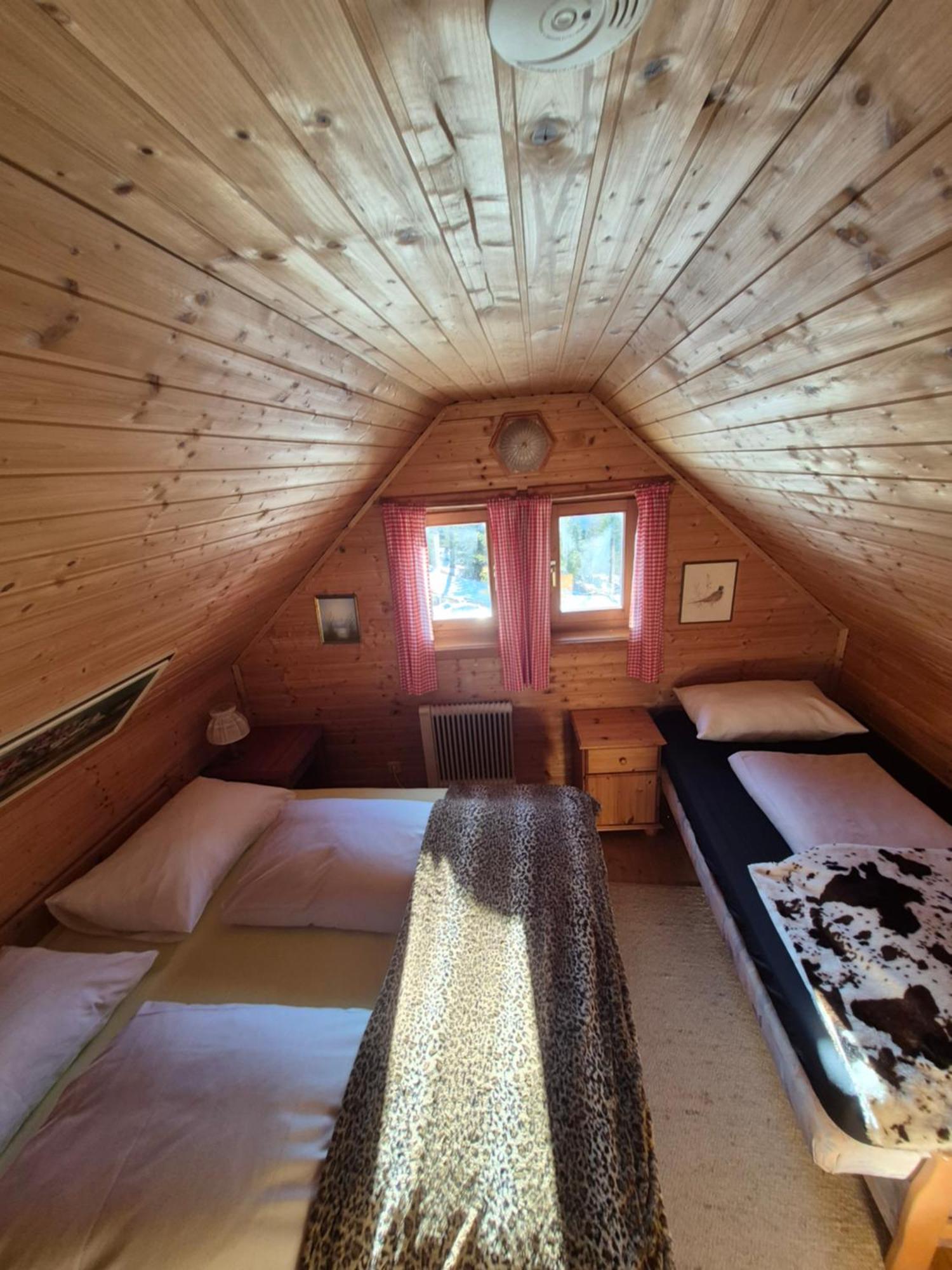 Bergheim Schmidt: Alpine Forest Huts on the Slopes Turracher Hoehe Room photo