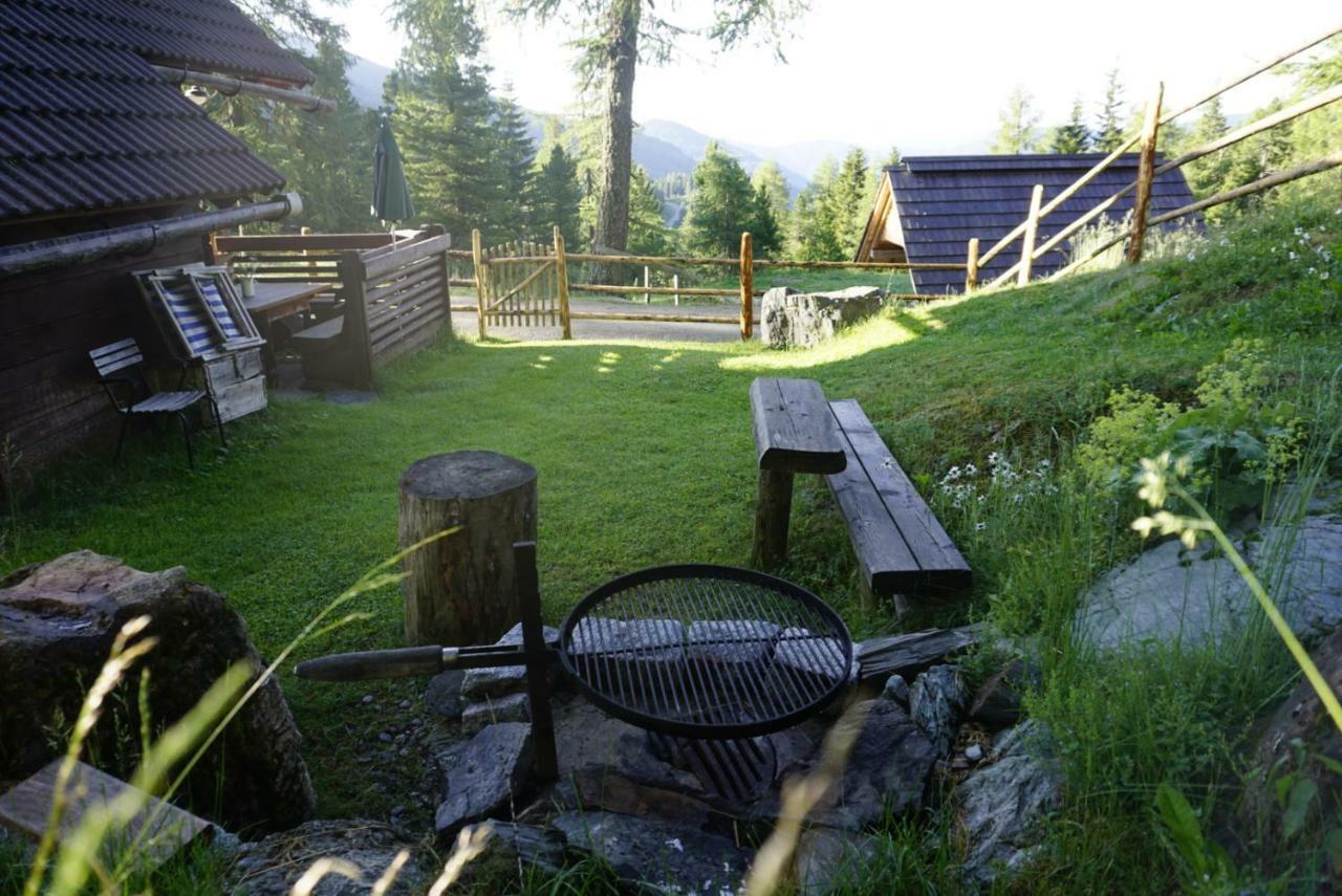 Bergheim Schmidt: Alpine Forest Huts on the Slopes Turracher Hoehe Exterior photo