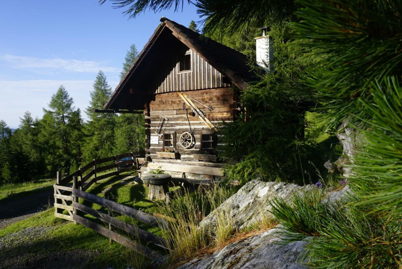 Bergheim Schmidt: Alpine Forest Huts on the Slopes Turracher Hoehe Exterior photo